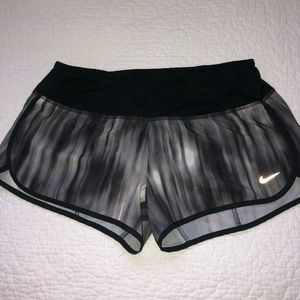 nike athletic shorts size small